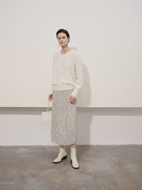 Load image 1 in gallery view. Cashmere V-neck sweater, long sleeves, natural white