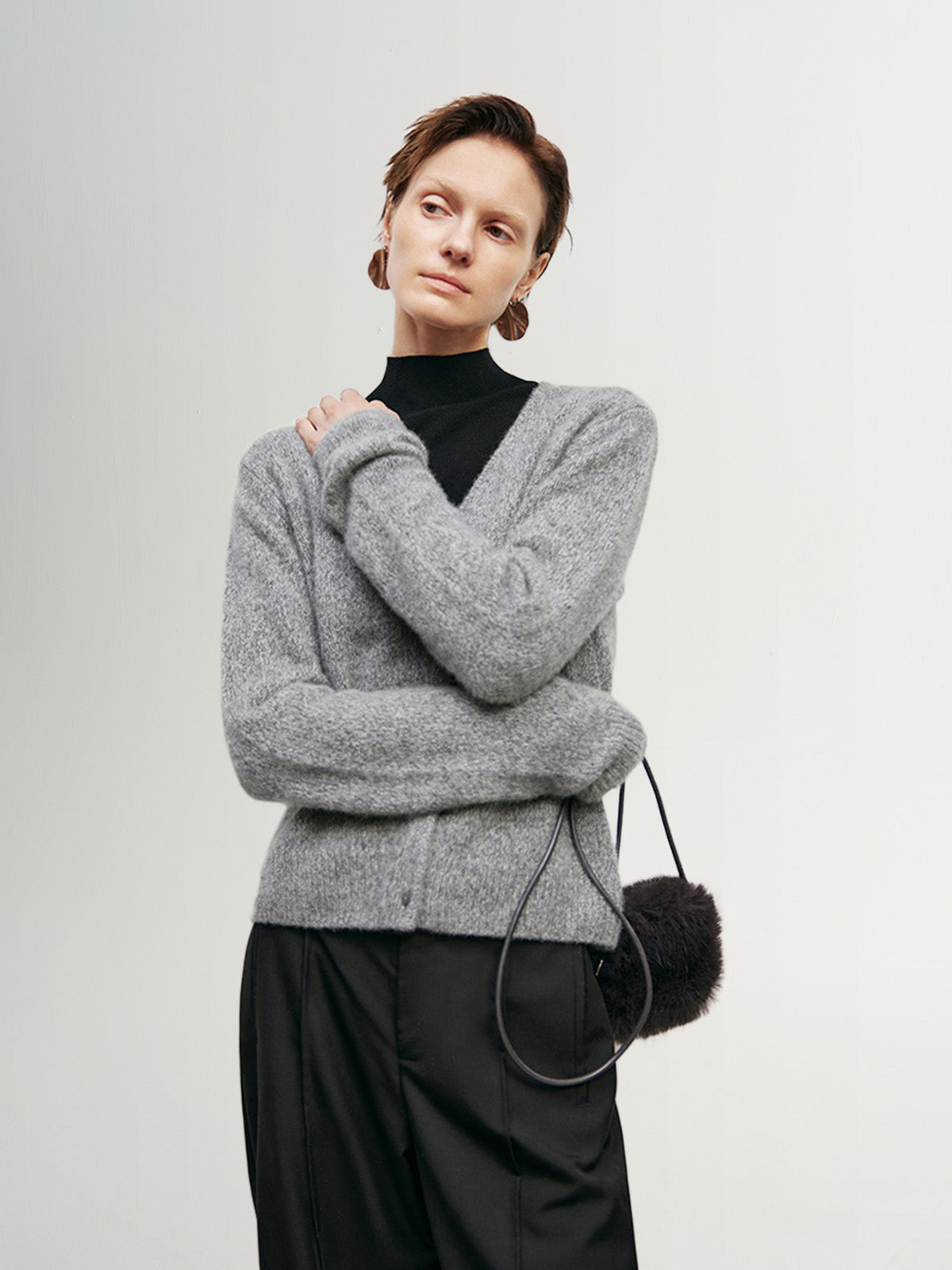 Gray cashmere V-neck cardigan with buttons