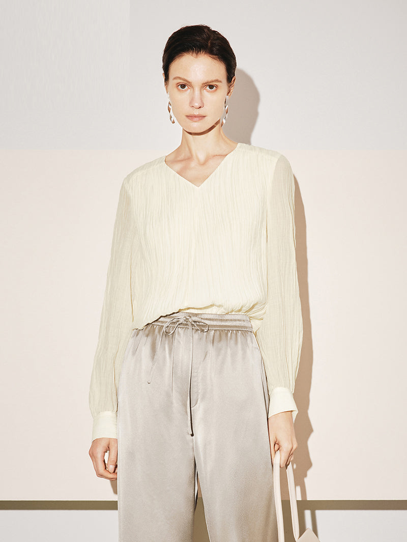 Women's White V Neck Pleat Deisgn Long Sleeve Blouse