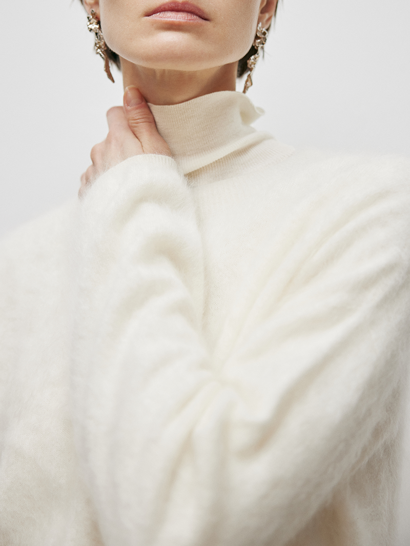 Women's White Casual Round Neck Cashmere Sweater