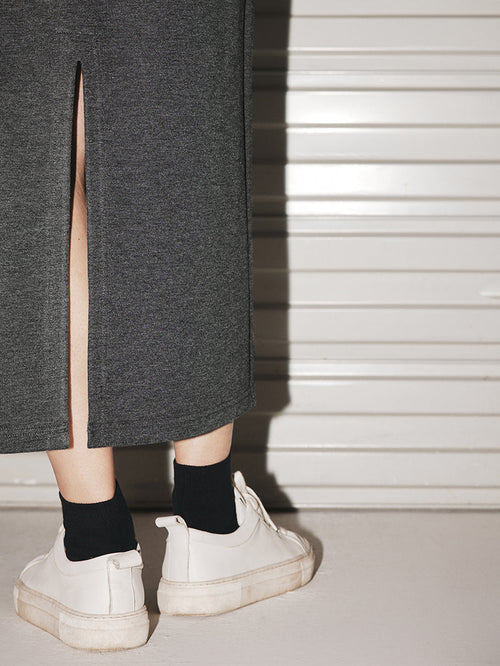 Charger l'image 1 dans la galerie. Women's Dark Gray Straight Woolen Short Skirt