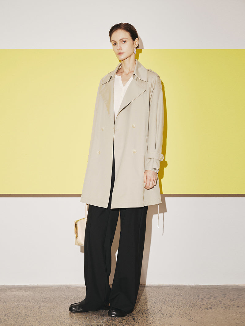 Trench-coat droit à double boutonnage, col à revers cranté, beige