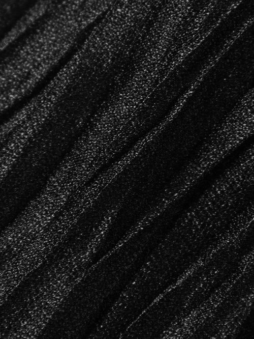Charger l'image 1 dans la galerie. Jupe courte noire à design plissé