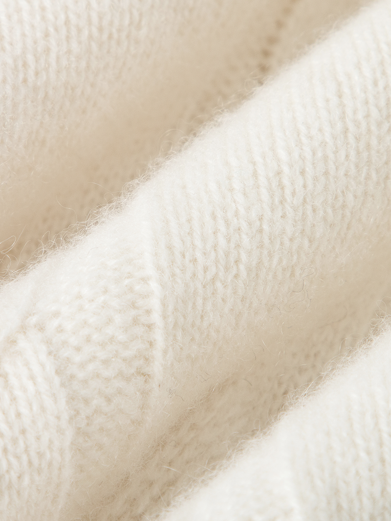 Ecru cashmere sweater